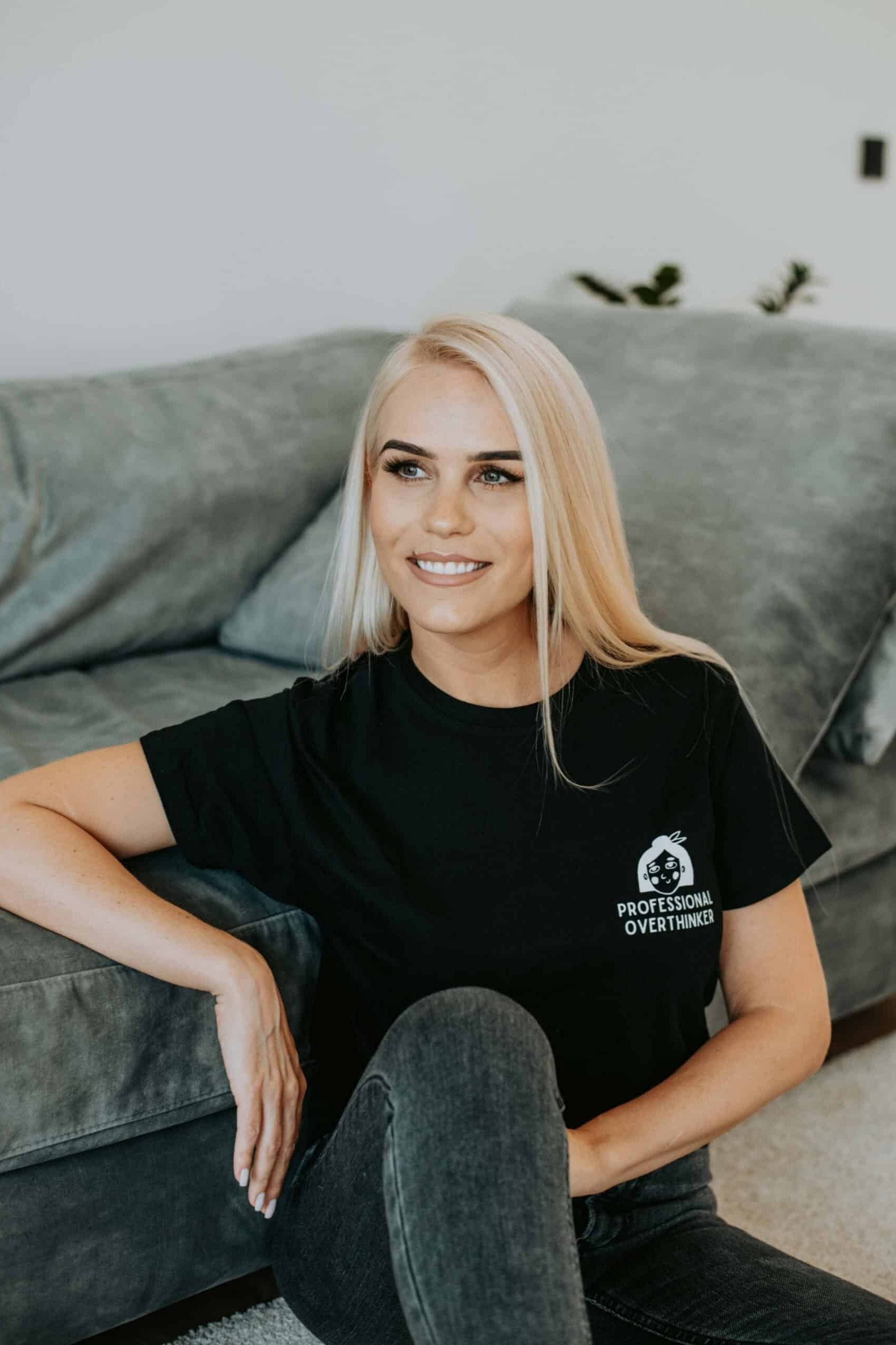 Moteriški marškinėliai | Professional Overthinker