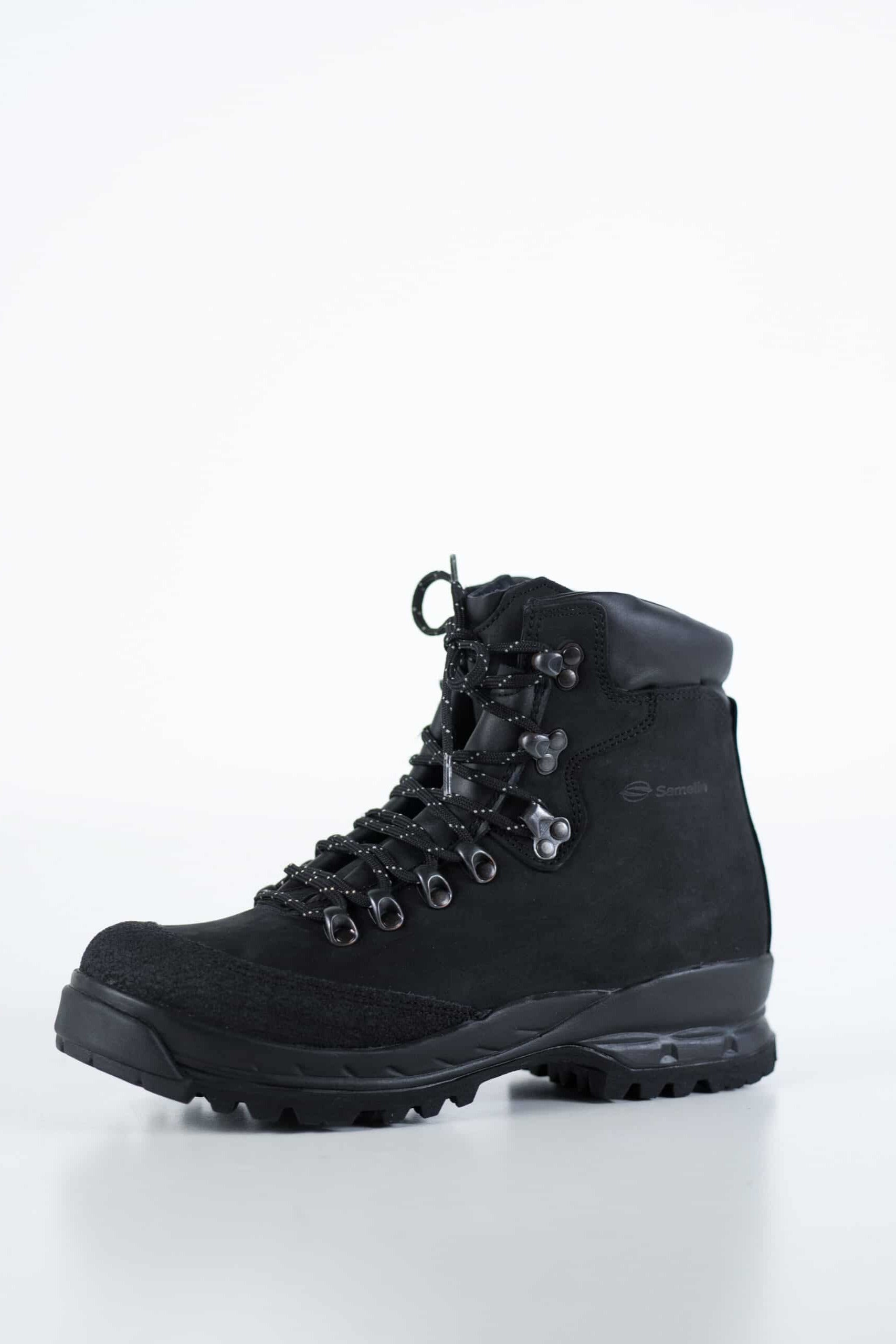 553P Black Hiking Boots