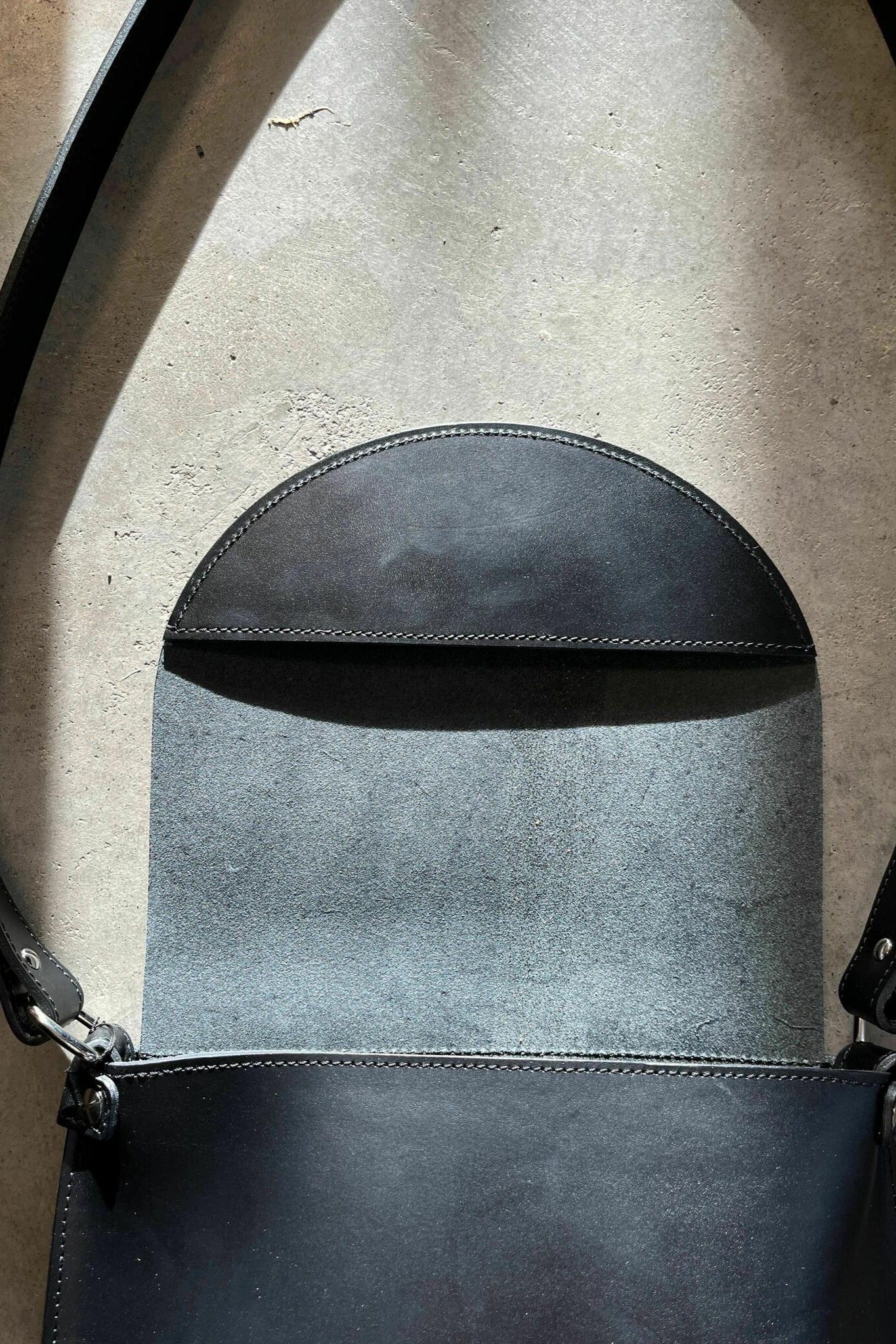 Handbag Undercover Lover