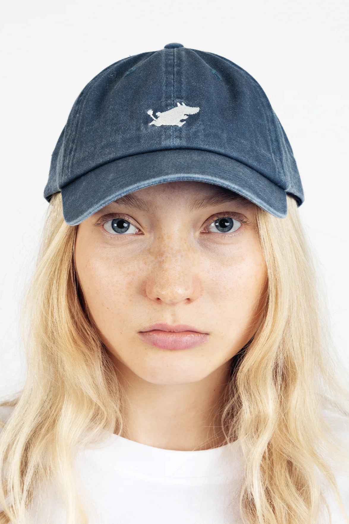 Skalbto džinsinio audinio unisex kepurė | Moomintroll Adult Cap