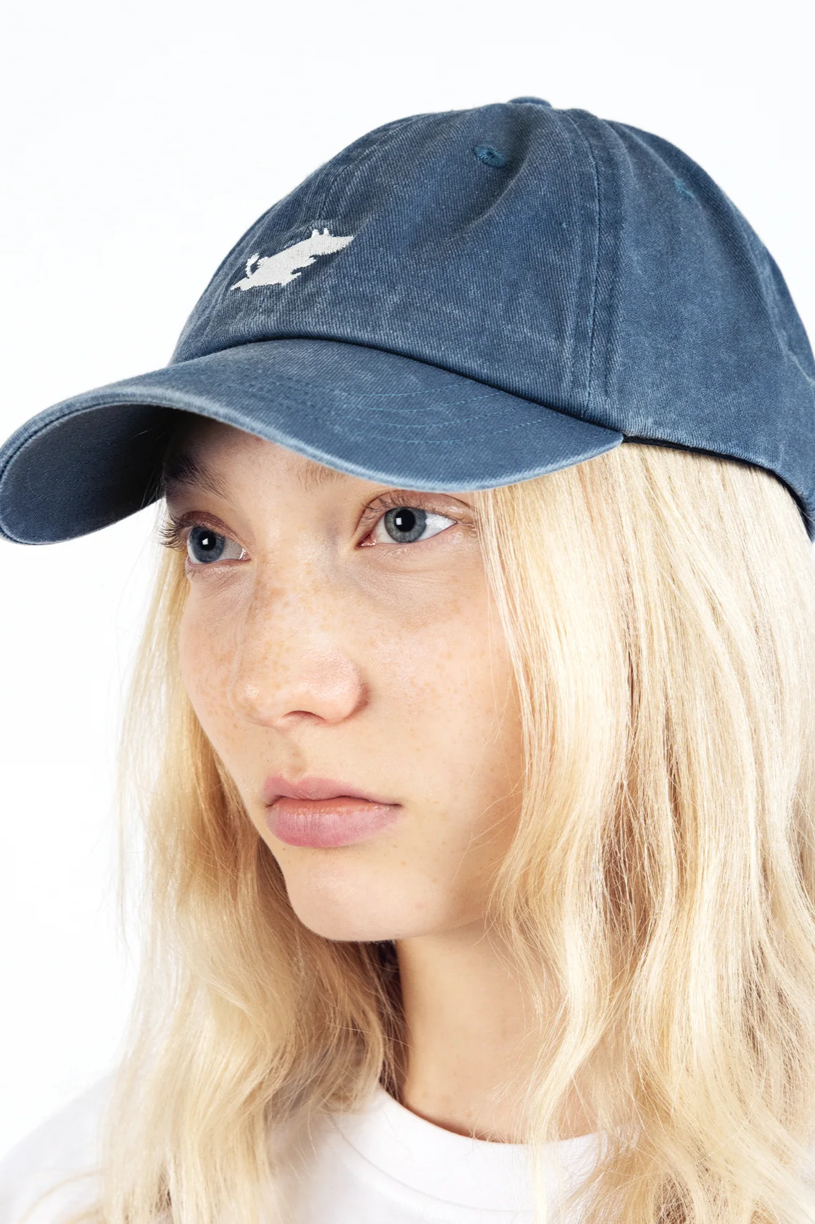 Skalbto džinsinio audinio unisex kepurė | Moomintroll Adult Cap