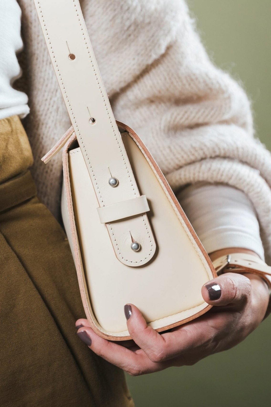 Rankinė | Model Sling