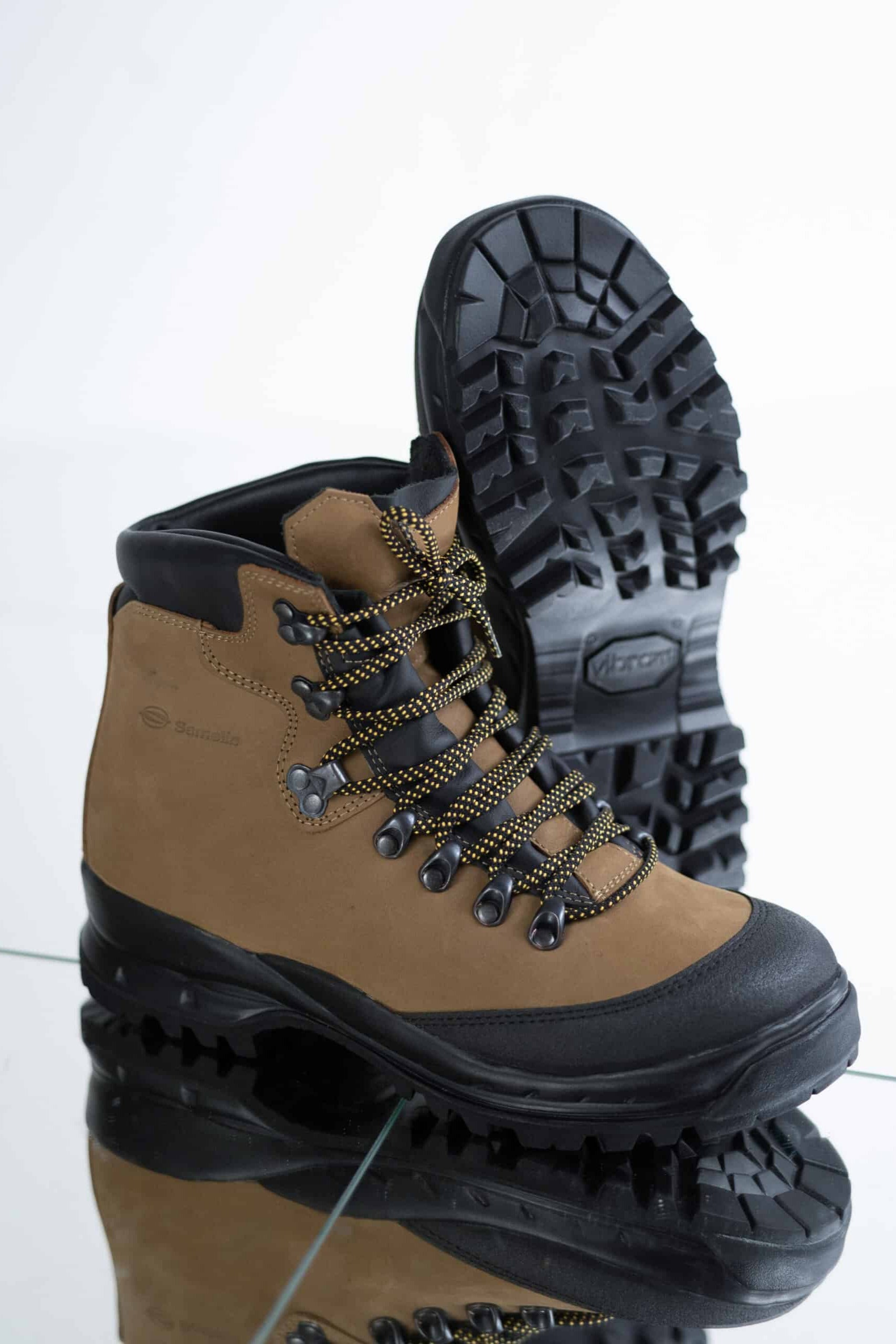 553P Tundra Hiking Boots