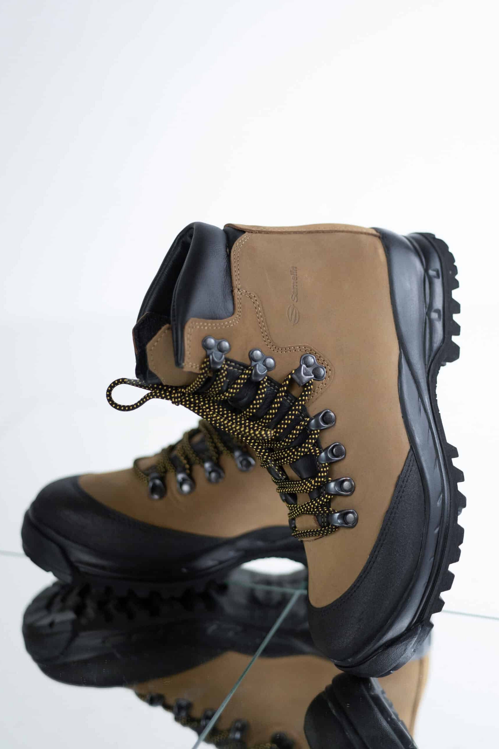 553P Tundra Hiking Boots