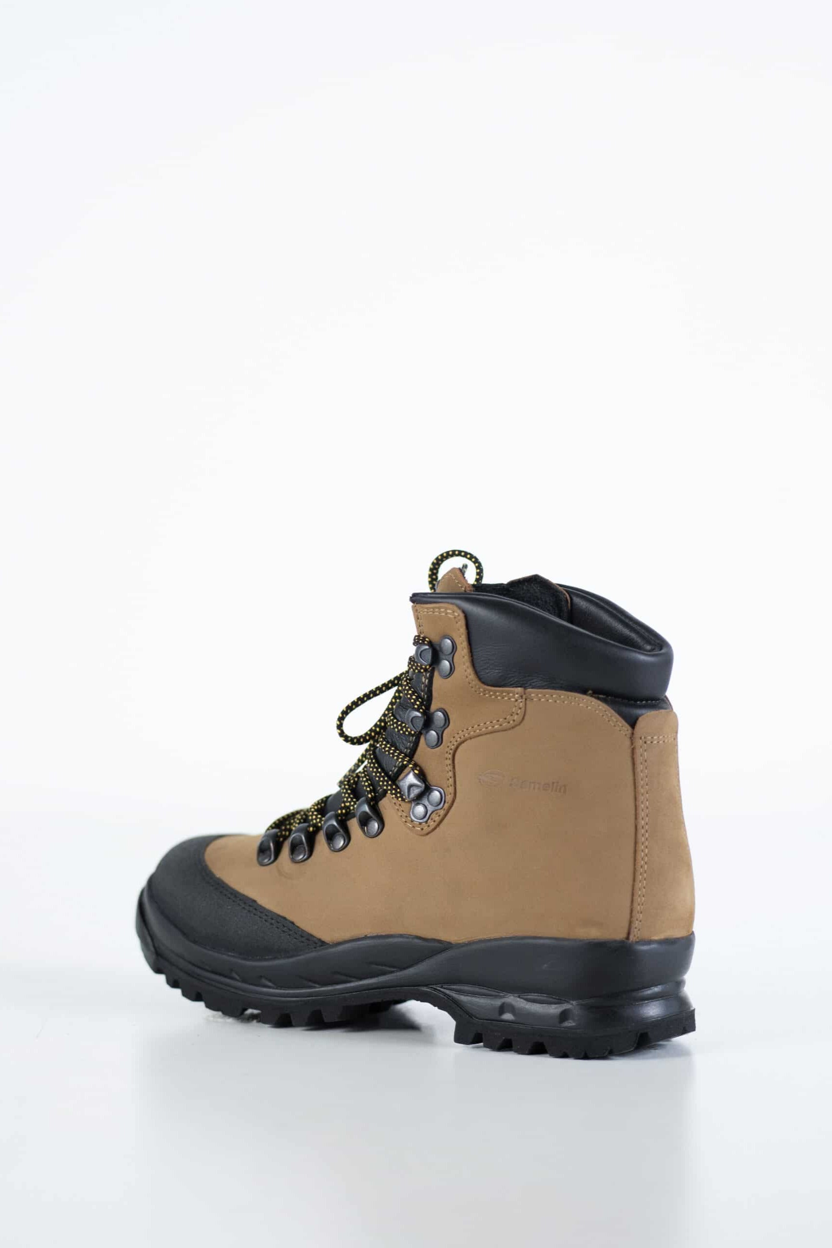 553P Tundra Hiking Boots
