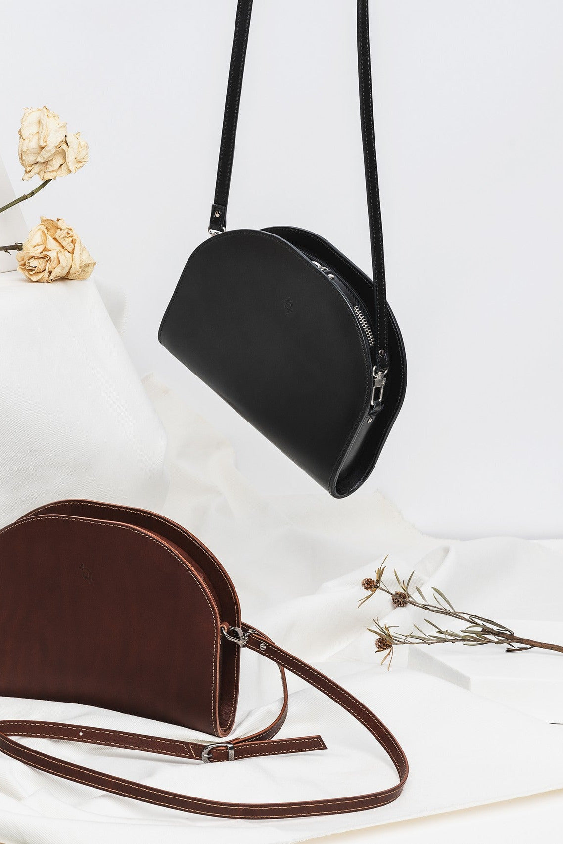 Leather Handbag Half Moon - Black