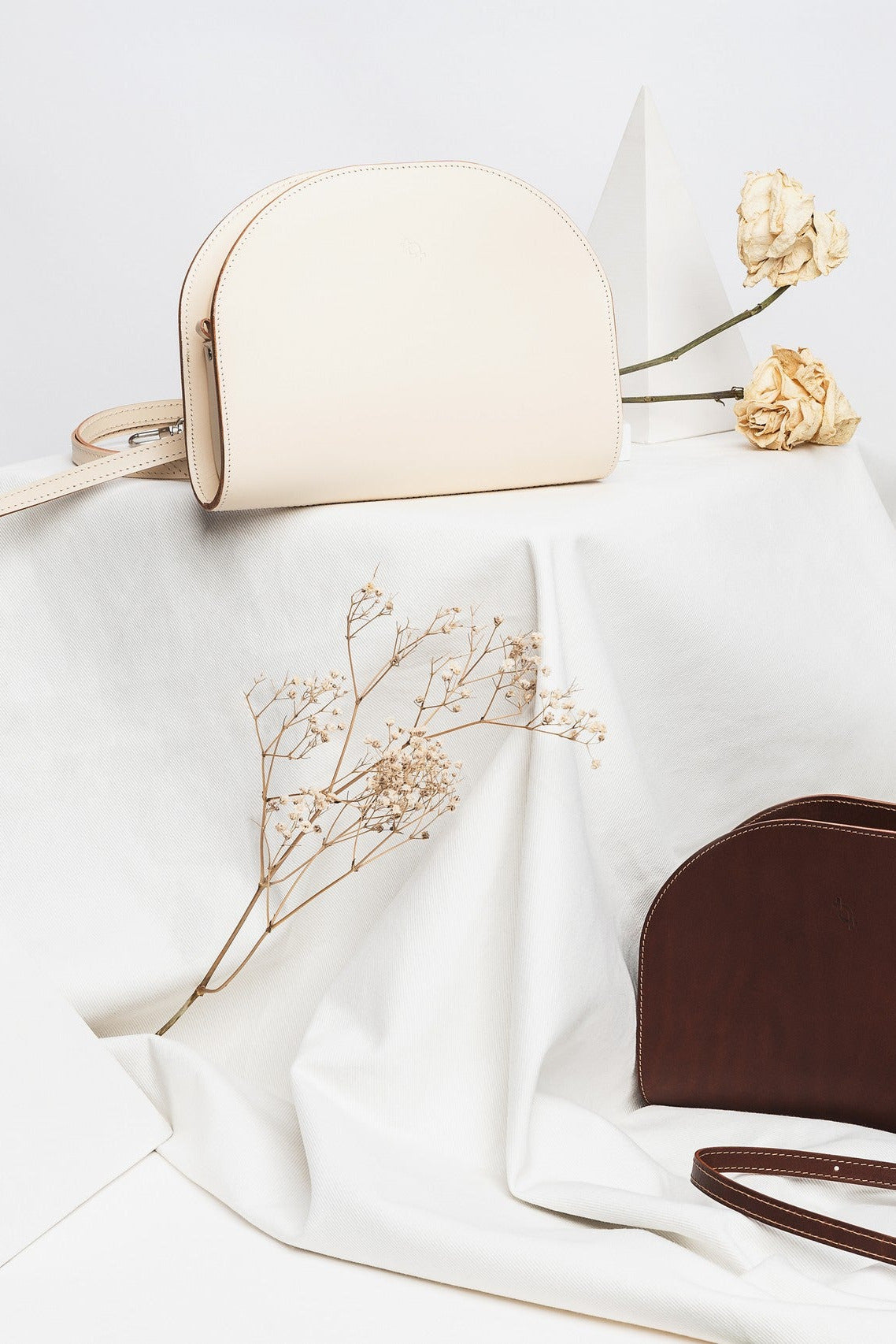 Leather Handbag Half Moon - Cookie