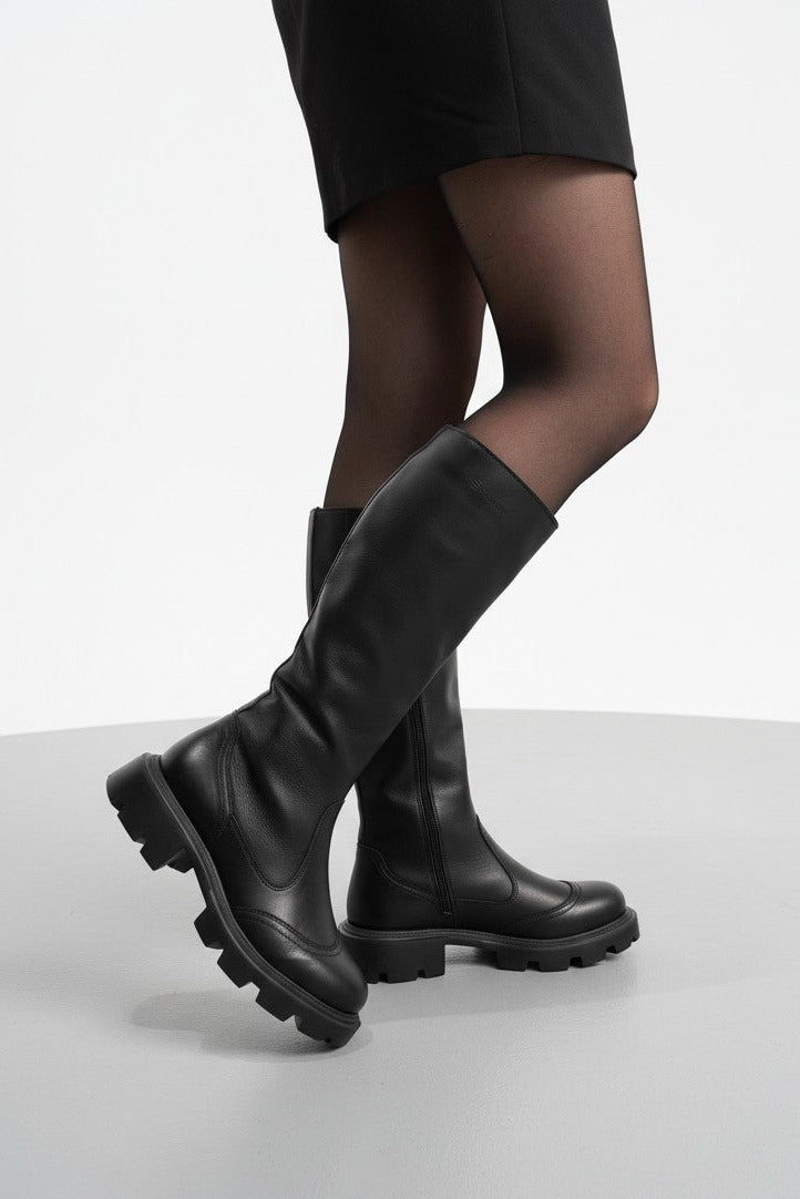  572 Women’s Ultra Light High Nappa Leather Boots