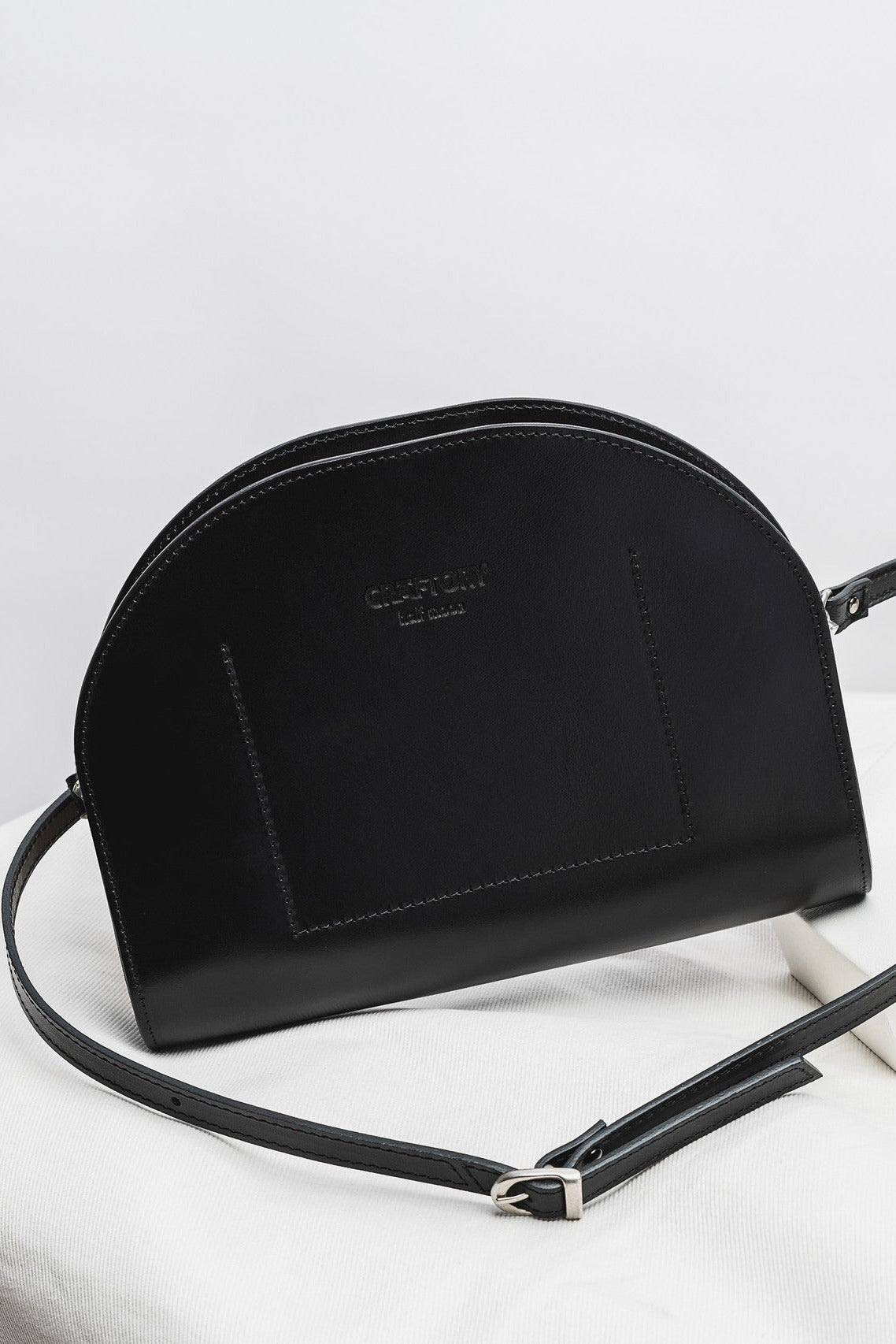 Leather Handbag Half Moon - Black