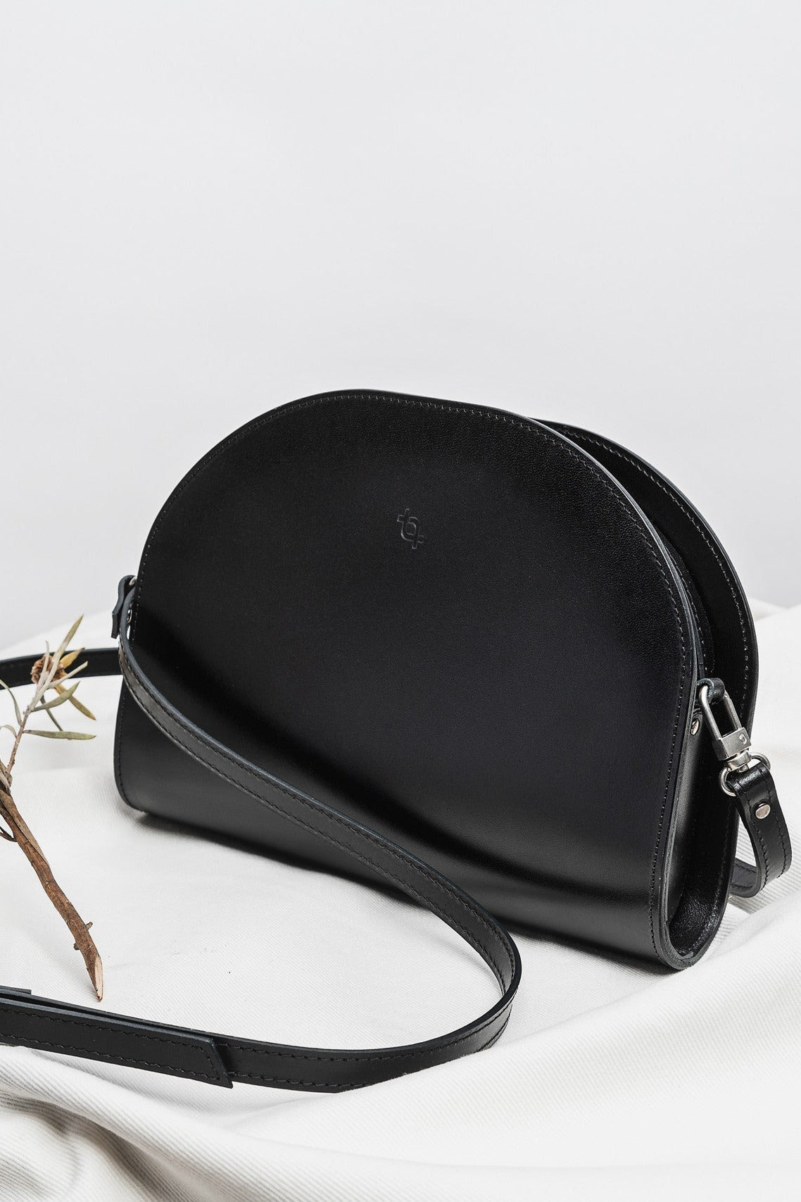 Leather Handbag Half Moon - Black