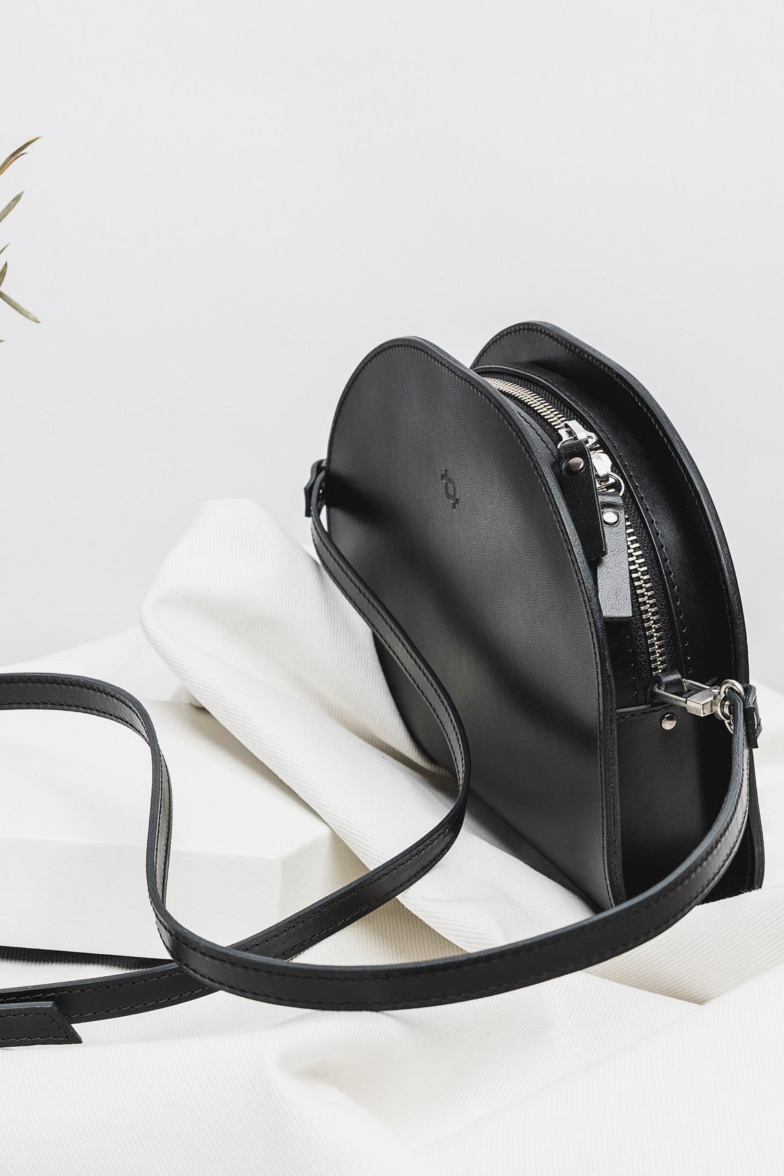 Leather Handbag Half Moon - Black