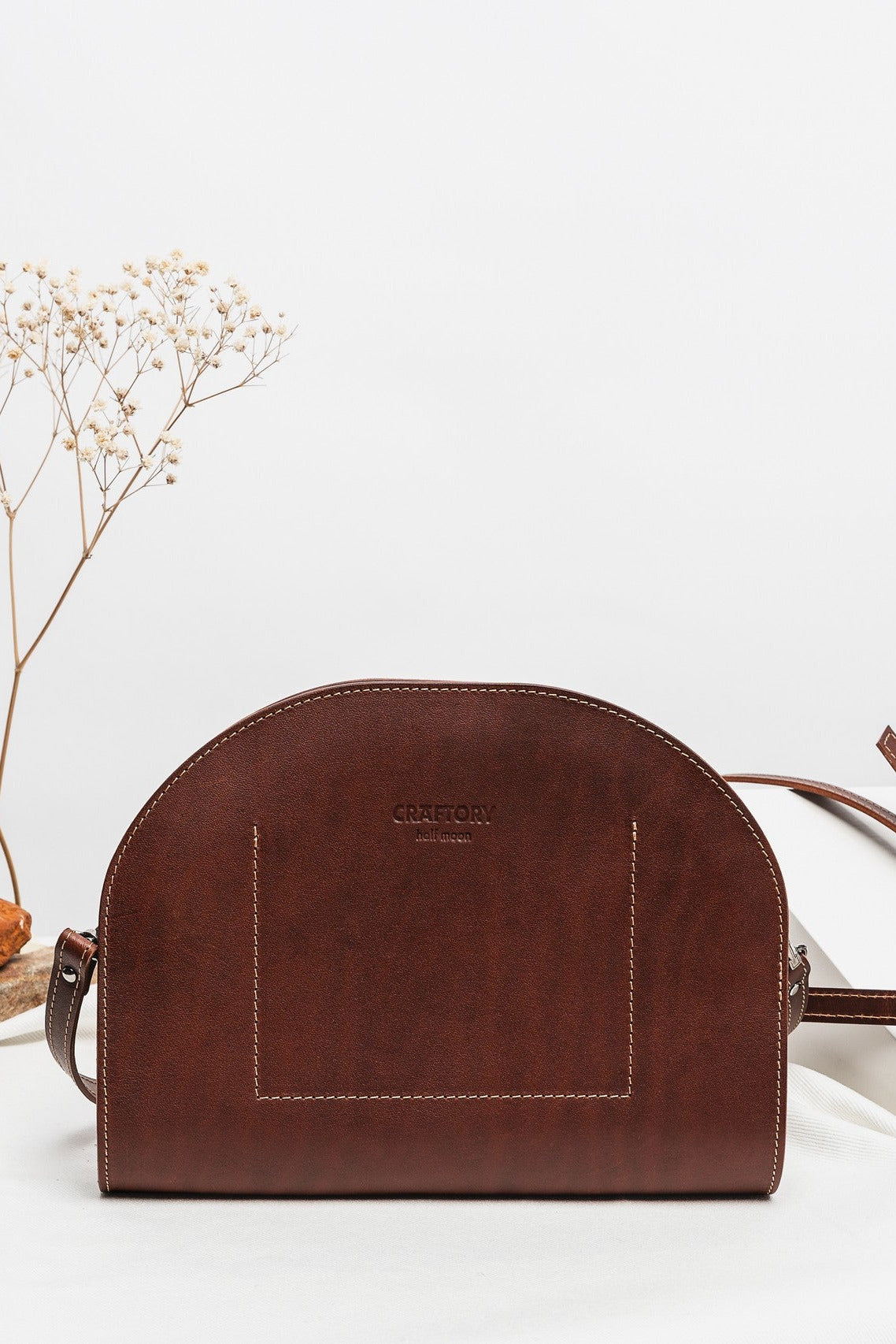 Leather Handbag Half Moon - Cognac