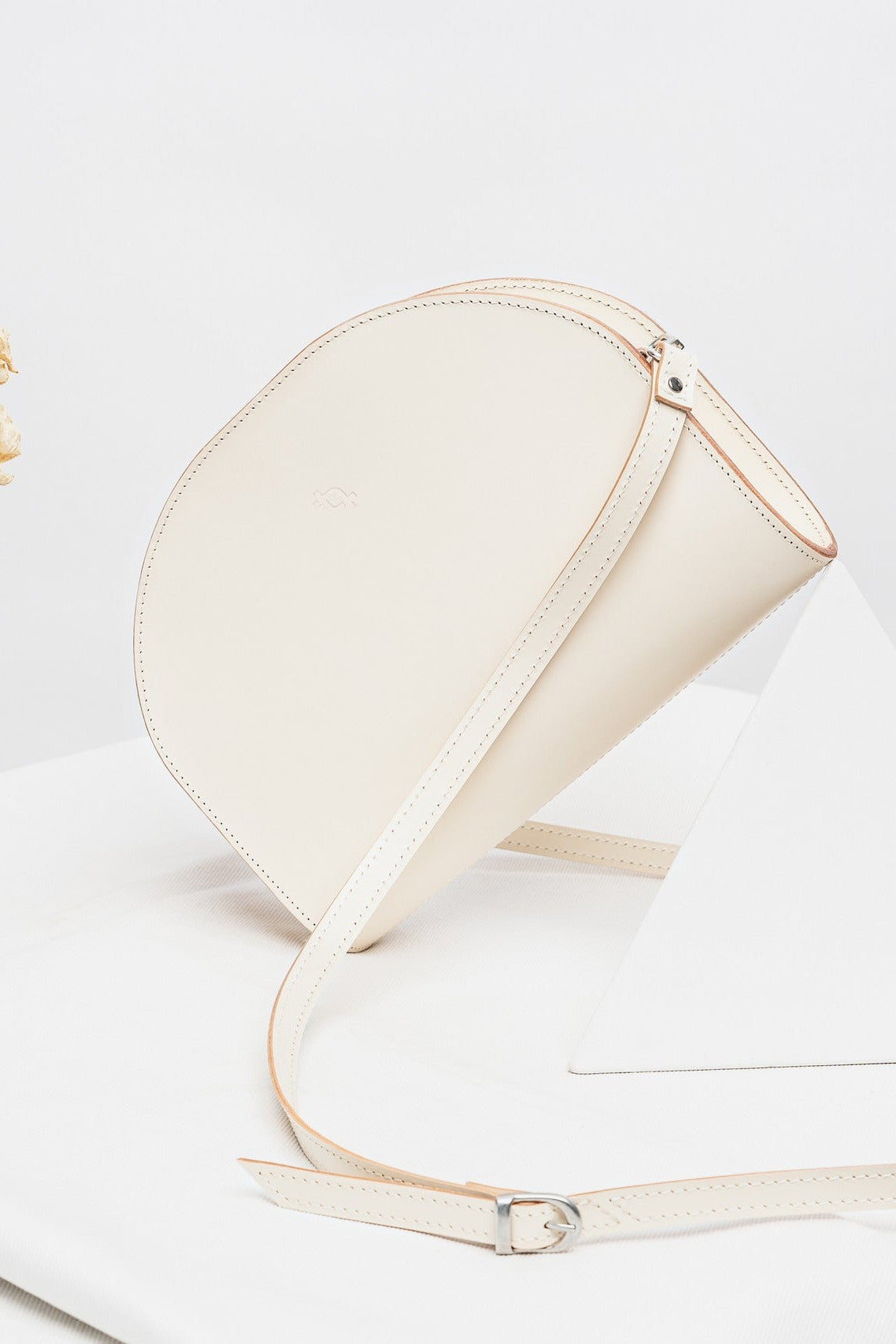 Leather Handbag Half Moon - Cookie